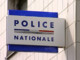 L'homme blessé dans un commissariat parisien est dans le coma