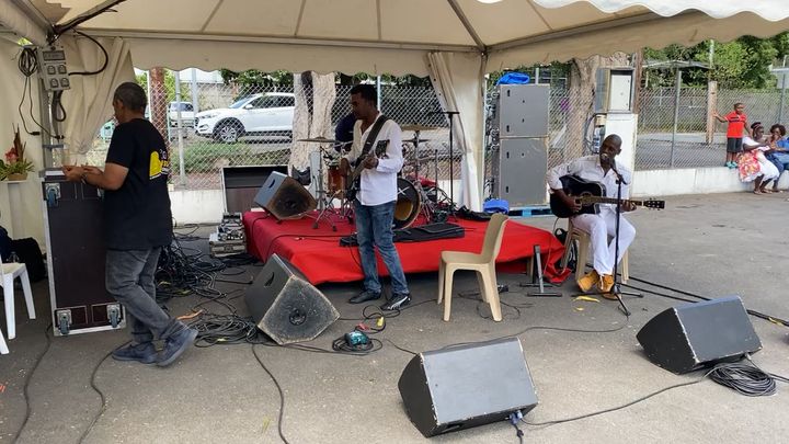 NewsAntilles était en direct.