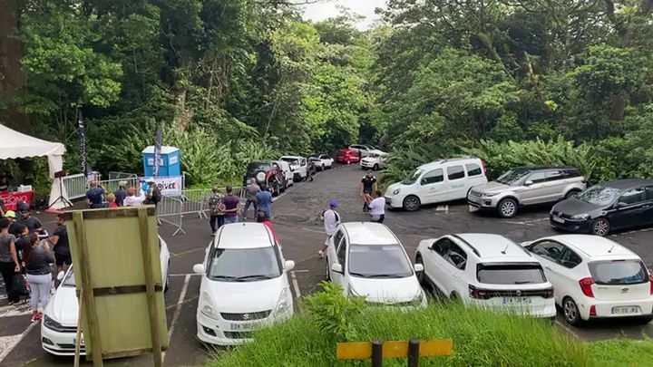 Arrivé des premiers coureurs du défi du volcan .