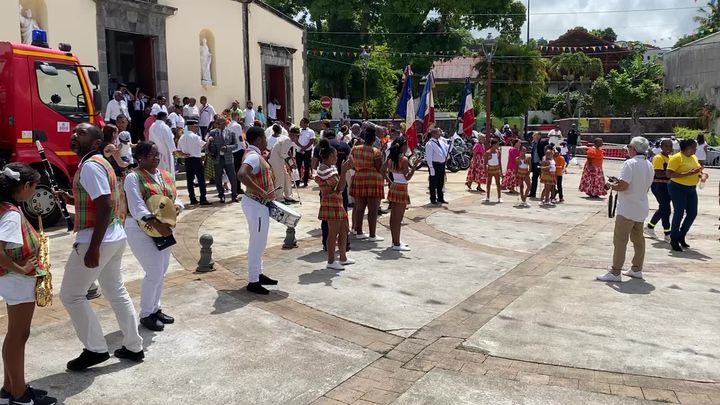 Saint-Claude :Dépôt de gerbes, défilé et allocutions au centre culturel .