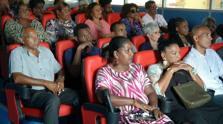 Saint-Claude: Présentation de la salle de projection de la médiathèque.