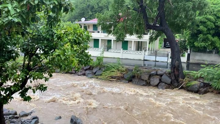 NewsAntilles était en direct.