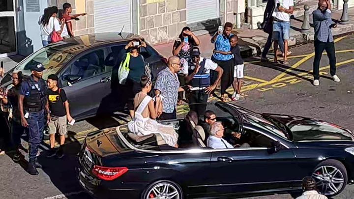 Arrivée de MISS FRANCE à  lhôtel de ville de Basse-Terre.