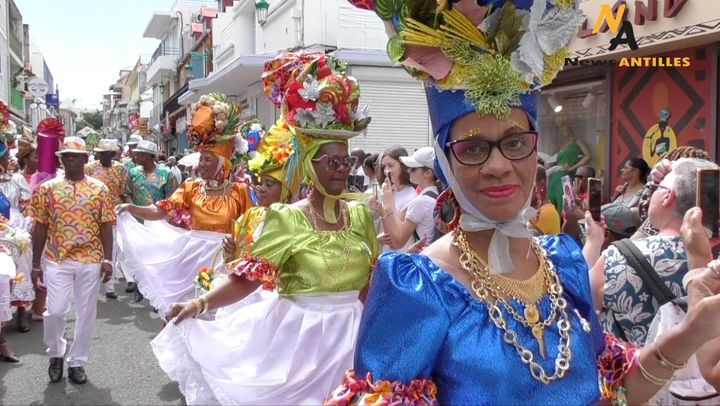 Retour en image sur le defilé des marchandes de Basse-Terre.