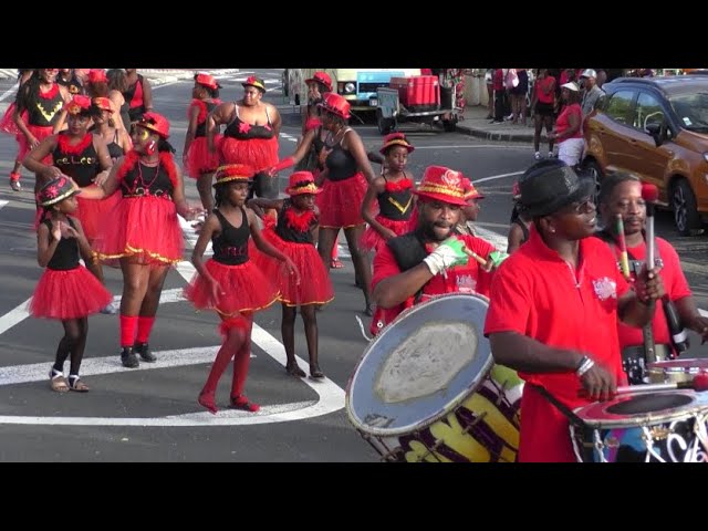 Basse-Terre: Défilé de la mi-carême.