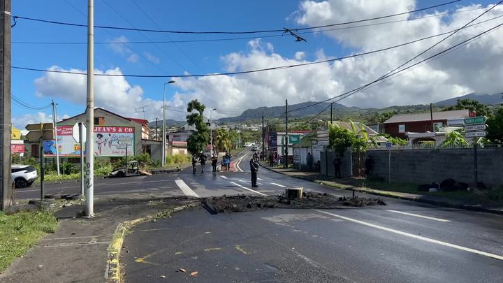 Basse-Terre :Pont de la rivière des pères.