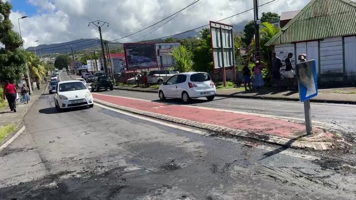 Basse-Terre :Pont de la rivière des pères.