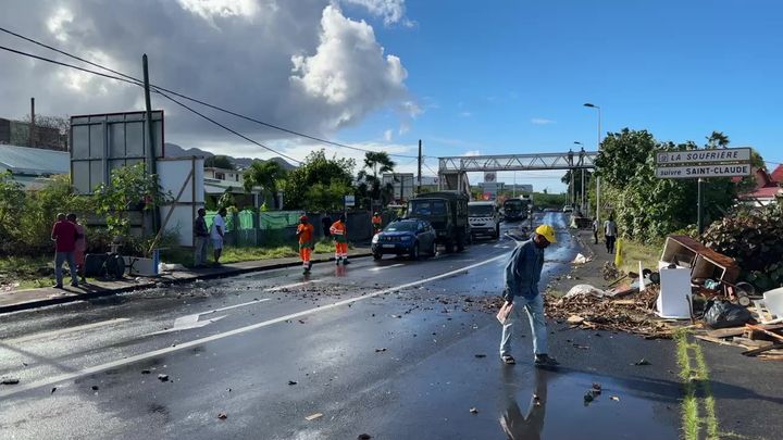 Basse-Terre :Rivière des pères.