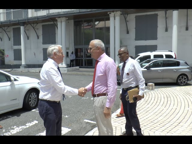 Basse-Terre : Visite de Jean-Marc AYRAULT, Président de la fondation pour la mémoire de l'esclavage.