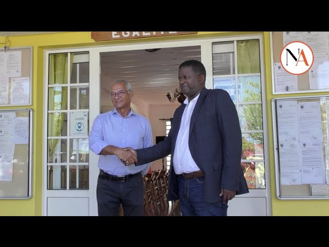 Le président Guy LOSBAR en visite à Terre-de-Haut.