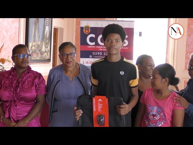 Le CCAS de Basse-Terre offrent du matériel informatique à des jeunes Basse-Terriens.